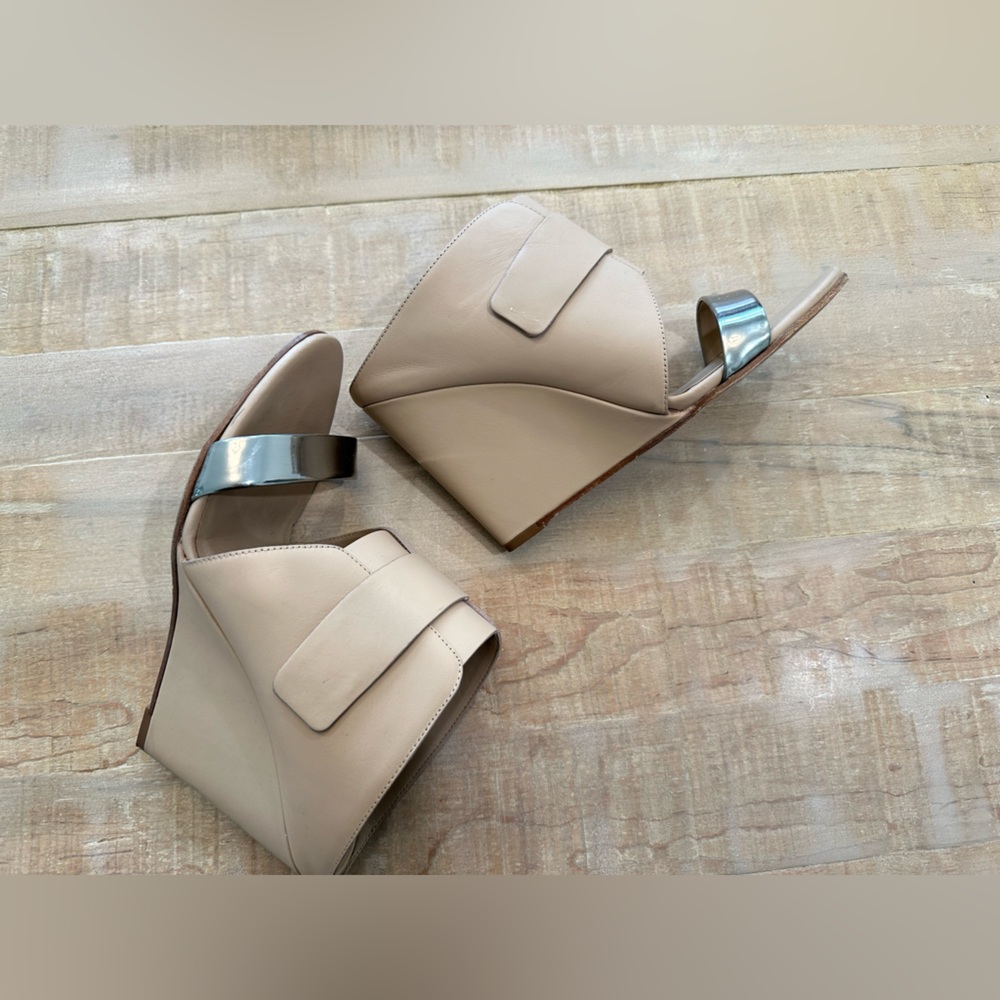 Vince KARMA - 2 nude cream leather pewter silver wedge heel sandal mules